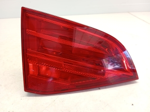   Tail light on trunk lid  - 8k9945093 