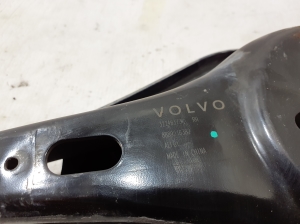 Polestar 2 II (2021–2026) Tagumine õõtshoob 32246373 - 4