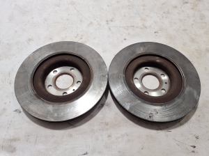 Polestar 2 II (2021–2026) Tagumine piduriketas 32329116 - 3