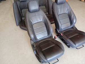 Jaguar XE (2015–2026) Front seat and its parts - 3
