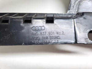 AUDI A4 B9 (2015–2026) Esiukse klaasi välimine liist 8W0837901 - 2