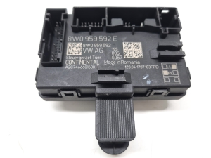 AUDI A4 B9 (2015–2026) Priekšējo durvju vadības bloks 8W0959592 - 3