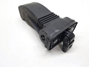 AUDI A4 B9 (2015–2026) Esiukse avamise piiraja 8W0837267 - 3