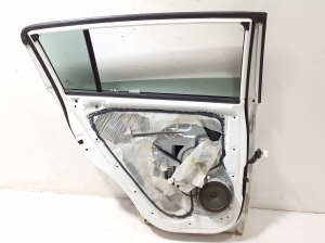 Kia Sportage (2010–2016) Rear side doors 770033W000 - 4
