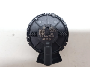 AUDI A4 B9 (2015–2026) Airbag sensor 4M0955557A - 2