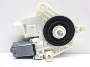 BMW 5 SERIES G31 (2017–2026) Esiukse aknatõstuki mootor 7455082 - 3