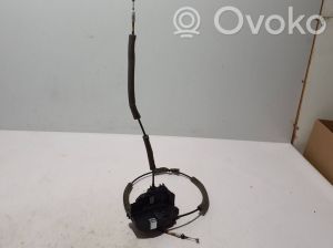 Aizmugurējo durvju slēdzene - 825030470R