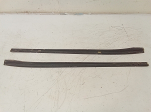 Mercedes Benz R-Class 251 (2006–2017) Windshield pillar outer molding A2516905062 - 4
