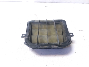 AUDI A7 (2010–2018) Rear fender vent grille 8K0819181B - 2