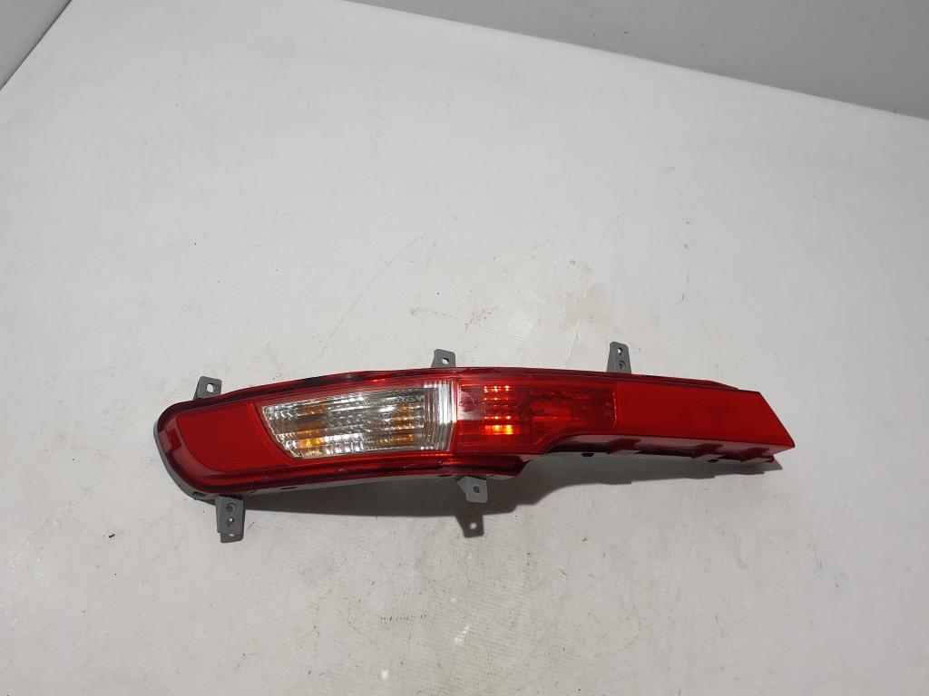 Kia Sportage (2010–2016) Tagumine udutuli 924063U300