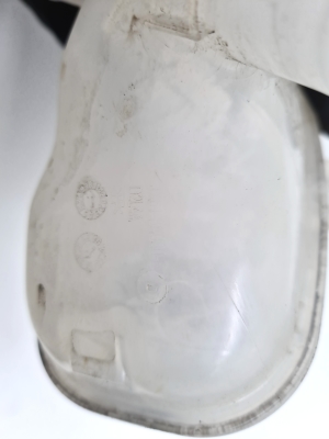 Ford Focus (2018–2026) Coolant reservoir JX618A080E - 3