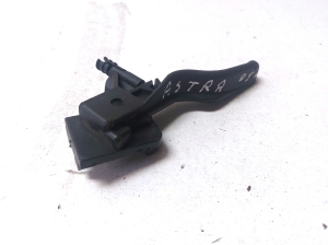 Opel Astra H (2004–2010) Hood release handle (interior) 218186591 - 3