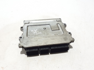 VOLVO XC40 (2017–2026) Engine control unit 32360670 - 2