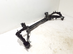 VOLVO XC40 (2017–2026) Priekšējā rāmja vidusdaļa 32297098 - 4
