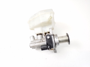 Porsche Cayenne (2010–2017) Brake master cylinder 95835501502 - 4