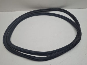 Porsche Macan (2014–2026) Front door rubber seal 95B831721 - 2