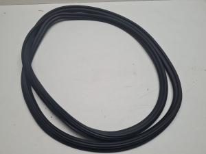 Porsche Macan (2014–2026) Front door rubber seal 95B831721 - 3