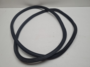 Porsche Macan (2014–2026) Front door rubber seal 95B831721 - 4