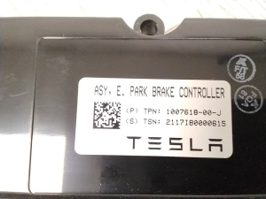 Tesla Model S S (2012–2026) Electric parking brake control module 100761800J - 4