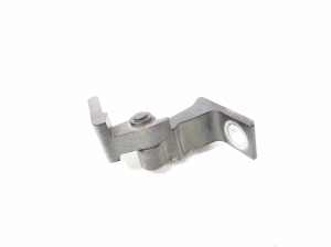 Porsche Cayenne (2010–2017) Front door lower hinge 8K0831402A - 3