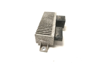 Opel Vivaro B (2014–2019) Glow plug relay 271206395R - 4