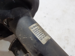 VOLVO XC40 (2017–2026) Front shock absorber 32246642 - 3