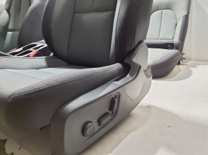 VOLVO XC40 (2017–2026) Salons un tā detaļas - 10