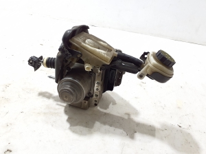 VOLVO XC40 (2017–2026) ABS plokk 32333596 - 3