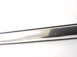 Porsche Cayenne (2010–2017) Rear side door outer window molding 7P0839475G - 3