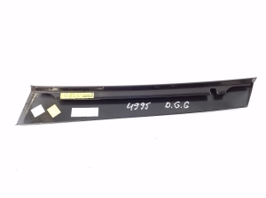 Porsche Cayenne (2010–2017) Rear quarter window outer molding 7P5845298 - 3