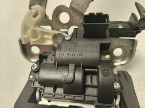 AUDI Q5 (2008–2017) Trunk lid lock 8R0827505 - 5