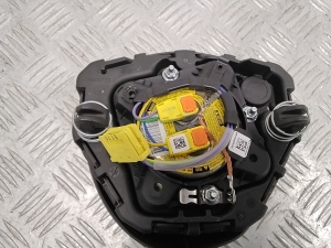 Mercedes Benz C-Class 205 (2014–2021) Rooli turvapadi 3078732 - 3