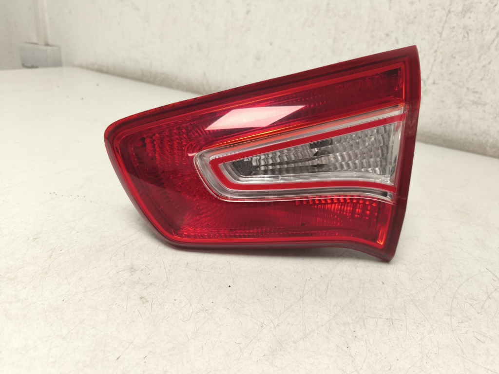 Kia Sportage (2010–2016) Tagatuli tagaluugil 924063W010