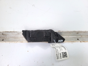Front bumper bracket - 7173279J00
