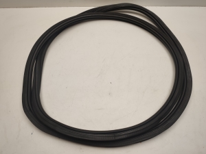 Porsche Macan (2014–2026) Front door rubber seal 95B831721 - 2
