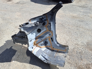 VOLVO XC40 (2017–2026) Front outrigger 32405117 - 3