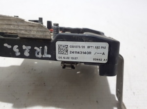 RENAULT Trafic lV (2022–2026) Plussjuhtme klemm 241143140R - 3