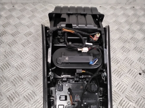 Mercedes Benz A-Class 177 (2018–2026) Sonstiges Teil der Mittelkonsole A1776809101 - 4