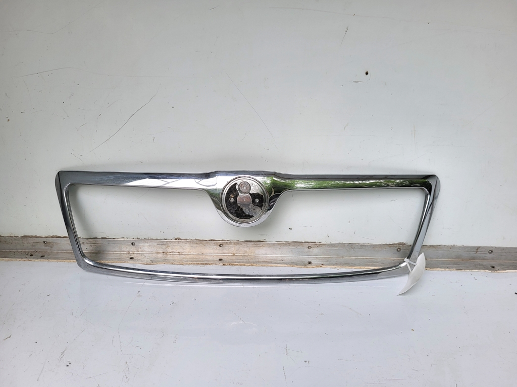 Skoda Octavia II (2004–2013) Iluvõre ja selle osad 1Z0853661 Skoda Octavia II (2004–2013) Iluvõre ja selle osad 1Z0853661