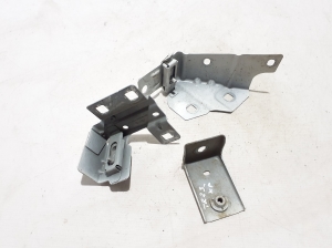 Front fender bracket - 625M90369R