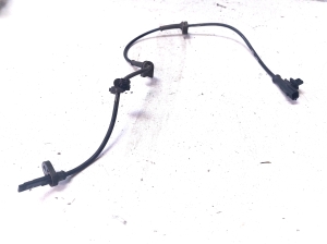 Front ABS sensor - 8V512C204CA