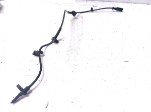 Front ABS sensor - 8V512C204CA