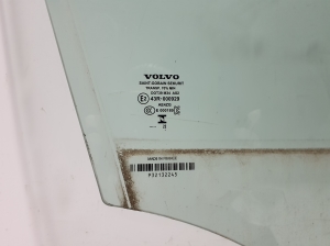 VOLVO C 40 I (2022–2026) Priekšējo durvju stikls 32132245 - 2
