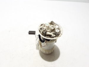 Pompe à carburant dans le réservoir - 8200537622
