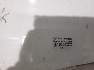 RENAULT Trafic lV (2022–2026) Esiukse klaas 803135606R - 2