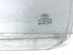 Ford B-MAX (2012–2018) Aizmugurējo sānu durvju trīsstūrveida stikls AV11R25831A - 2