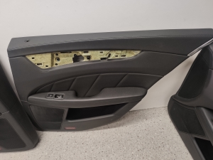 Mercedes Benz CLS-Class 218 (2011–2018) Priekšējo durvju apšuvuma apdare A2187202570 - 2