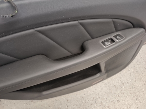Mercedes Benz CLS-Class 218 (2011–2018) Priekšējo durvju apšuvuma apdare A2187202570 - 4