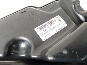 Porsche Macan (2014–2026) Priekšējā stikla mazgāšanas šķidruma tvertne un tās detaļas 95B955451 - 4