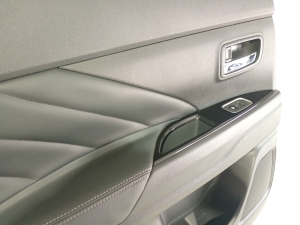 Mitsubishi Outlander (2012–2021) Aizmugurējās sānu durvis un to detaļas - 6